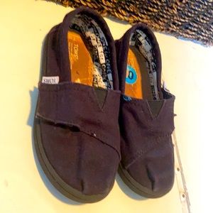 Black TOMS size 10C